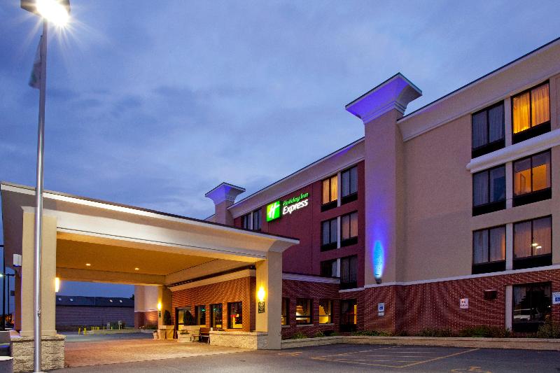 هتل Holiday Inn Express Rochester   Greece, An Ihg