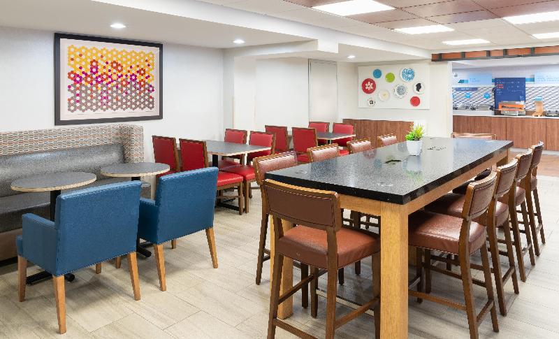 هتل Holiday Inn Express Rochester   Greece, An Ihg