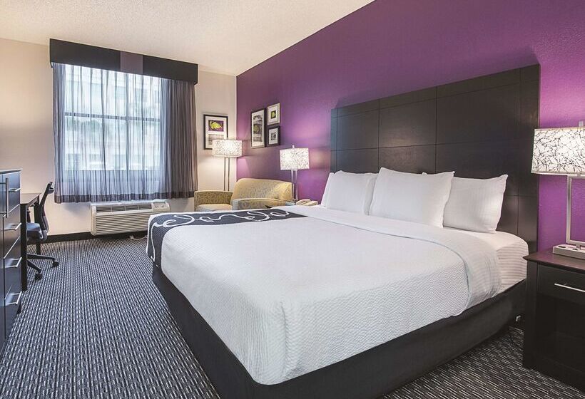 Отель La Quinta By Wyndham Plantation At Sw 6th St