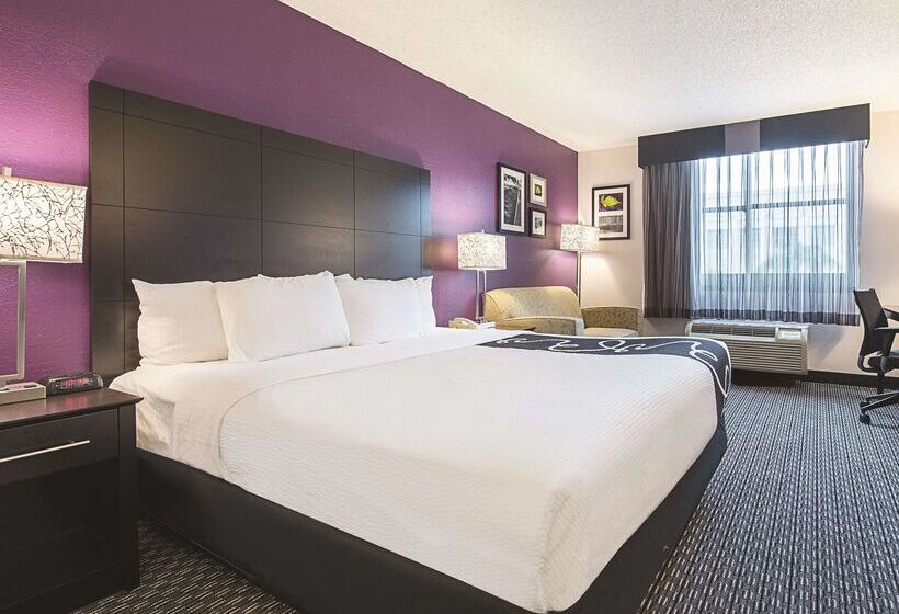 Отель La Quinta By Wyndham Plantation At Sw 6th St