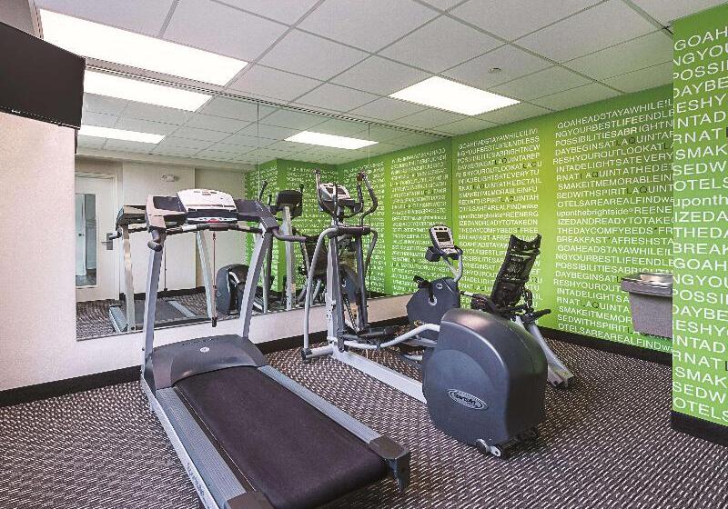 Отель La Quinta By Wyndham Plantation At Sw 6th St