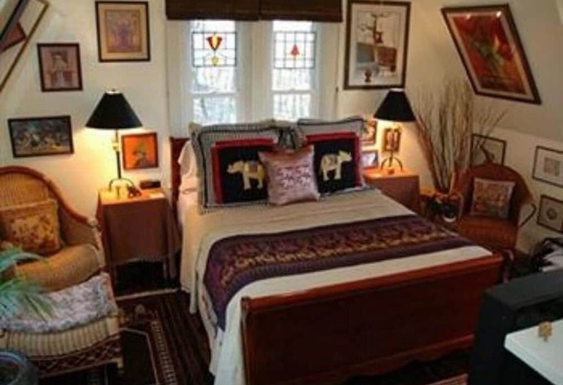 هتل Red Elephant Inn Bed And Breakfast