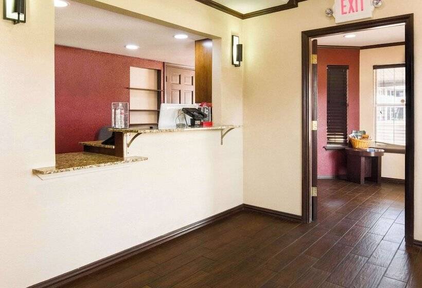 فندق Rodeway Inn