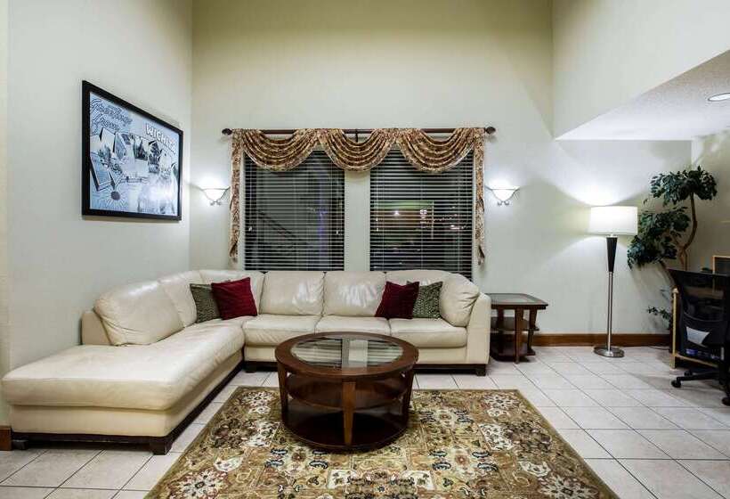 هتل Spark By Hilton Wichita East