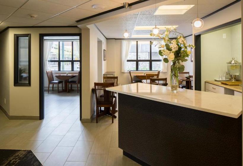 هتل The Voyager Inn