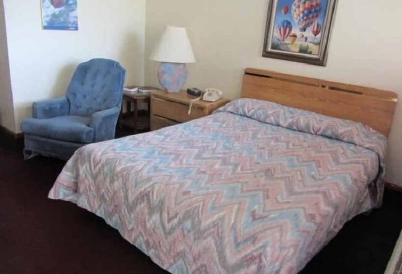 호텔 Warrick Plaza Inn