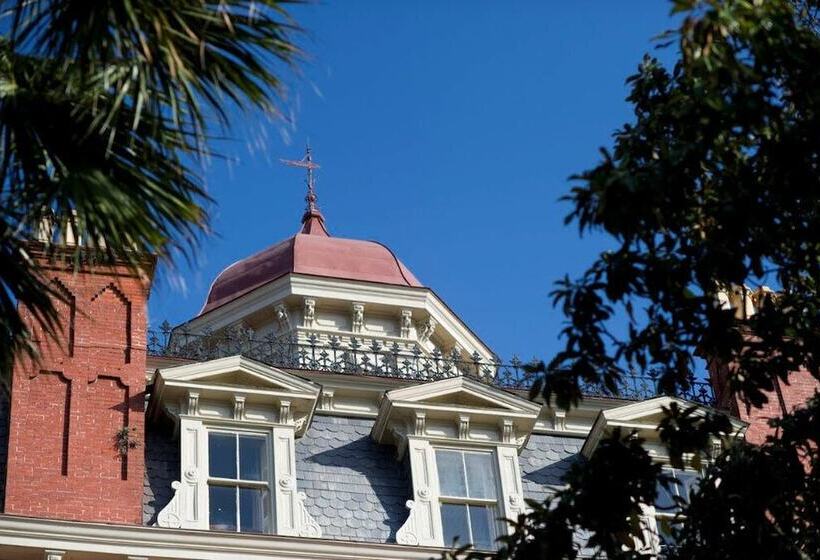 هتل Wentworth Mansion