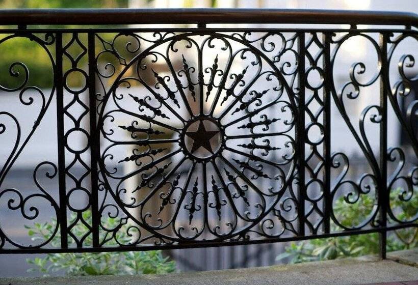 هتل Wentworth Mansion