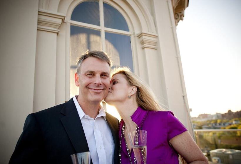 هتل Wentworth Mansion