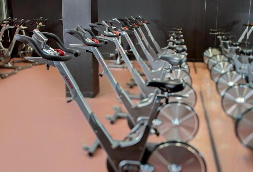 Отель Westford Regency Inn & Conference Center