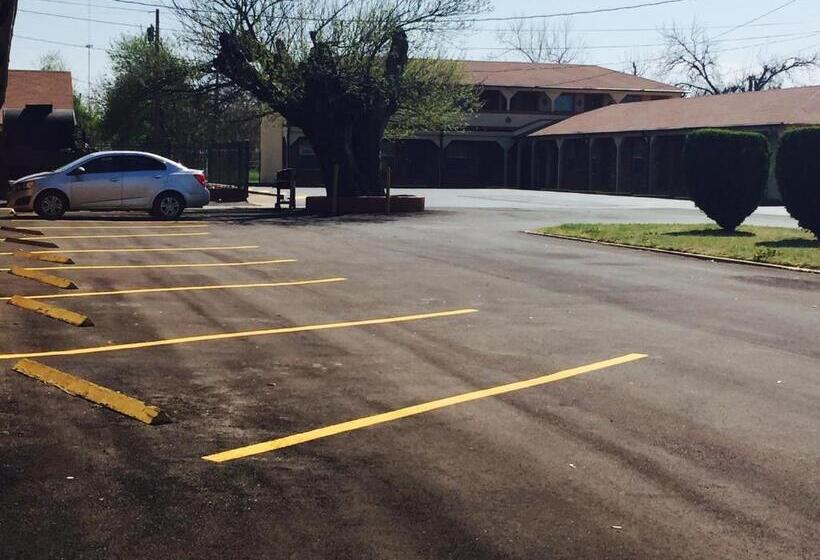 모텔 Budget Host Inn