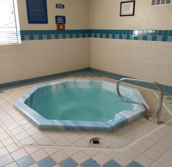 فندق على الطريق Lavissh Inn & Suites