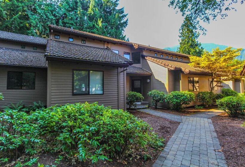 Whispering Woods Resort