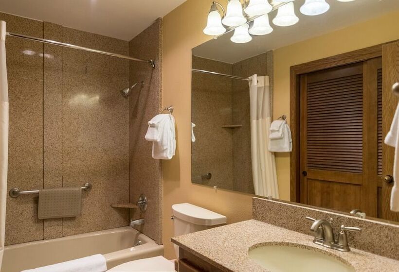 Whispering Woods Resort