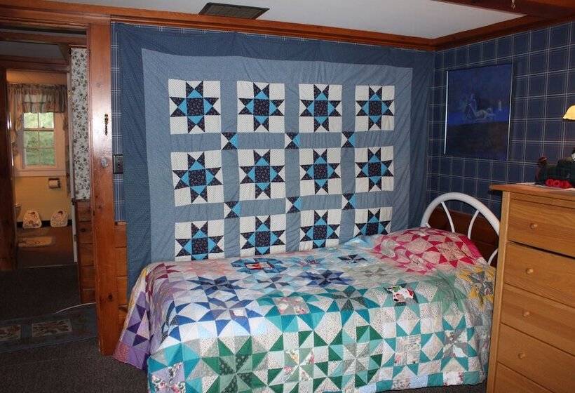 White Trellis Motel