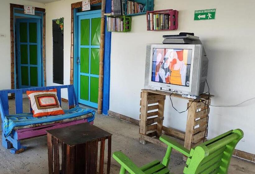 پانسیون H Shaddai