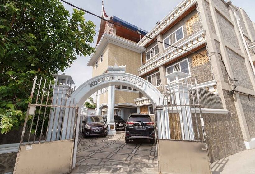پانسیون Reddoorz Plus Syariah Near Rsup Dr. M. Djamil Padang