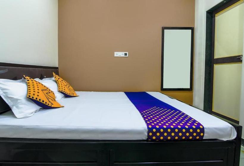 فندق Spot On 69370 Pratik Lodging