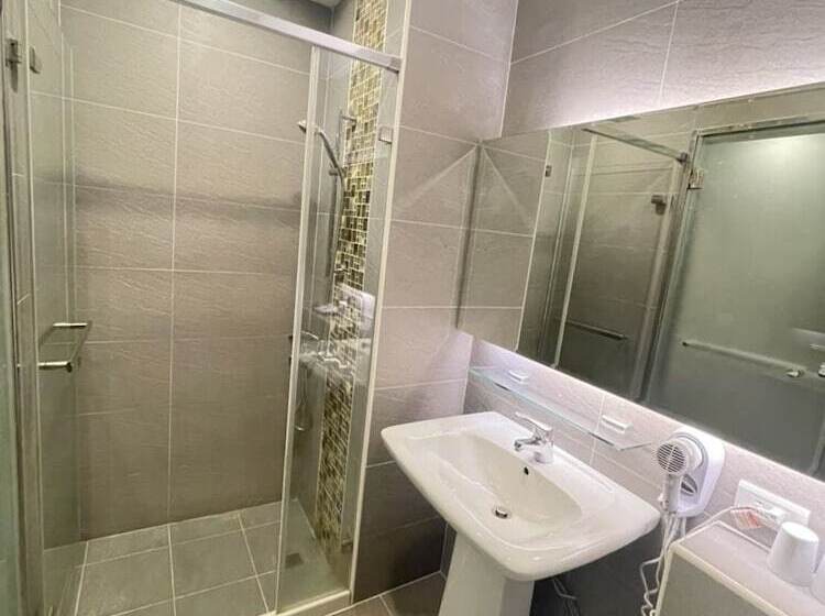 هاستل Crystal City