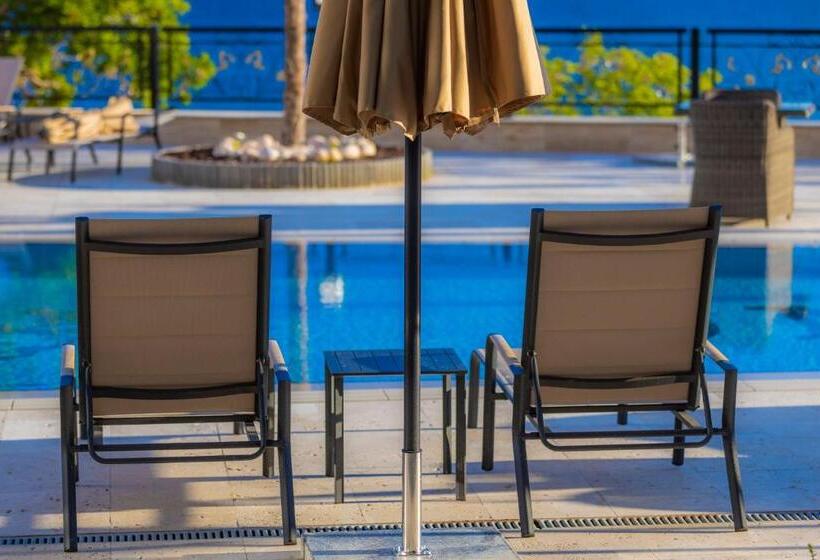 هتل Onyx Beach Residence   Free Parking & Beach Access