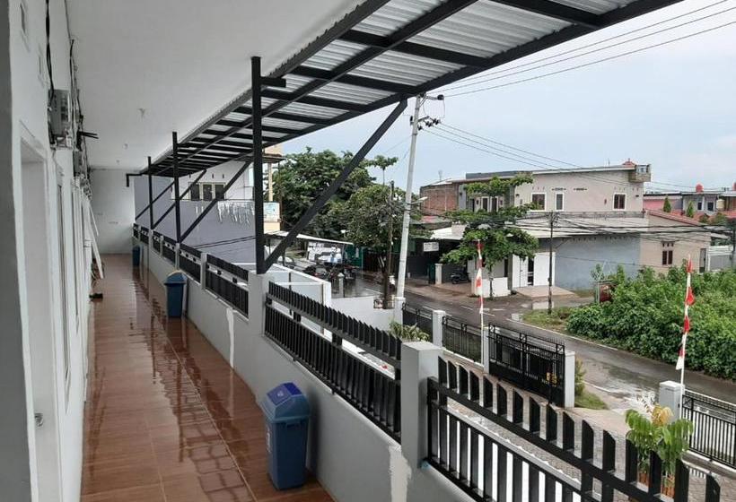 هتل Spot On 3106 Daddy S House