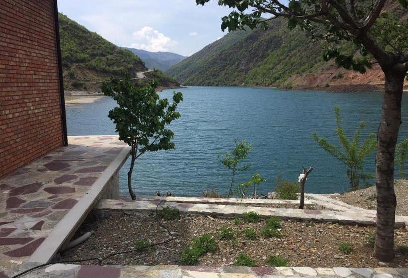 پانسیون Borealis Guest House