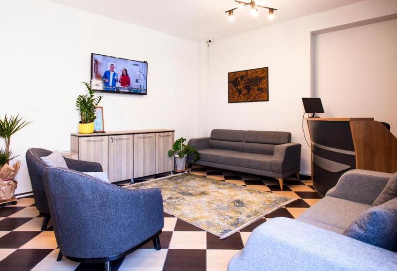 هاستل Homelike Guest House
