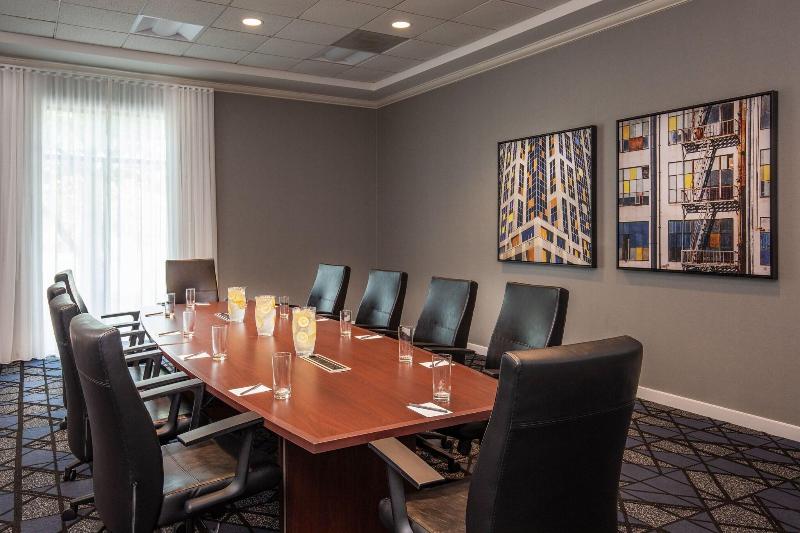 هتل Courtyard By Marriott Boston Billerica Bedford
