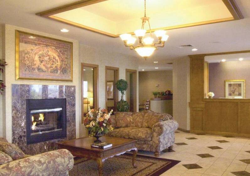 هتل Days Inn By Wyndham St. Louis/westport Mo