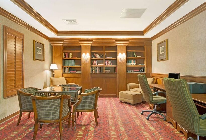 هتل Days Inn By Wyndham St. Louis/westport Mo