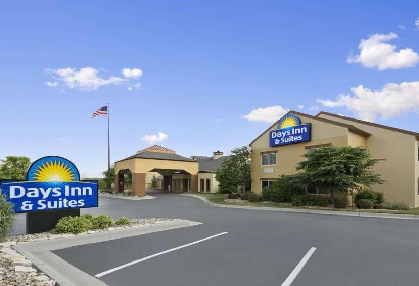 هتل Days Inn & Suites By Wyndham Omaha Ne