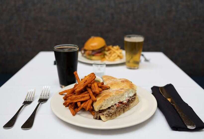 בית מלון כפרי Embassy Suites By Hilton Philadelphia Valley Forge
