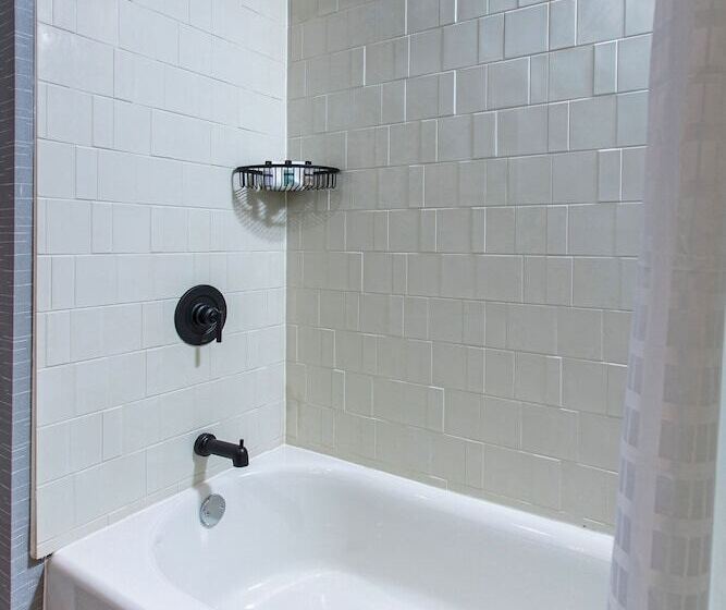 هتل Four Points By Sheraton Appleton