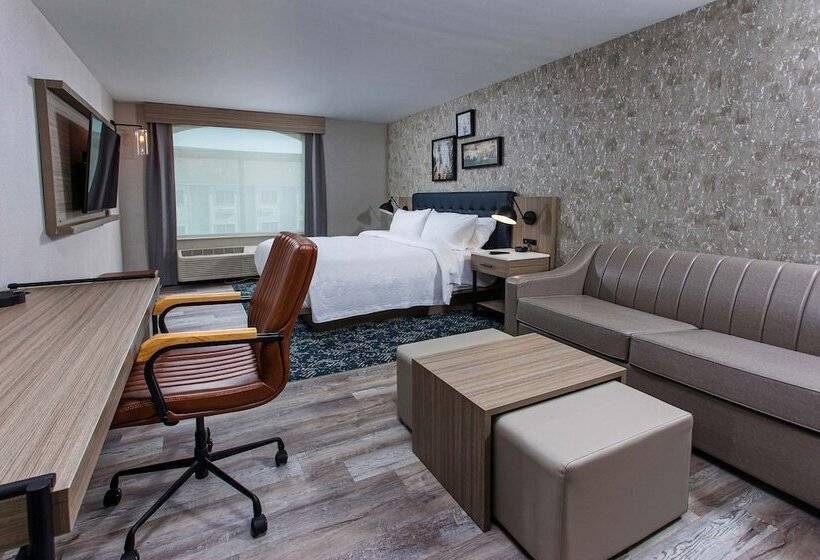 هتل Four Points By Sheraton Appleton