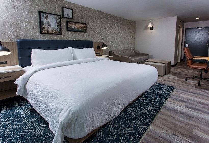 هتل Four Points By Sheraton Appleton