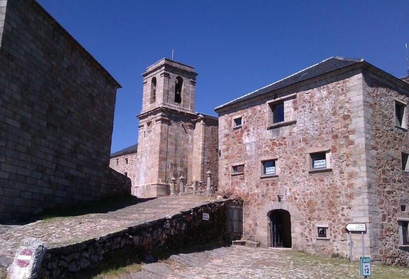 호텔 Hospedería Del Santuario De La Peña De Francia