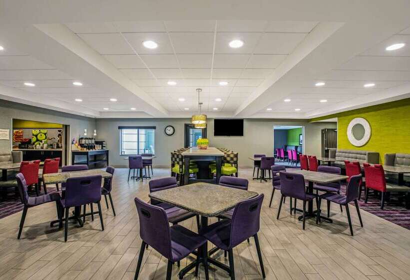 هتل La Quinta By Wyndham Kearney