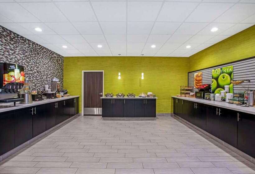 هتل La Quinta By Wyndham Kearney