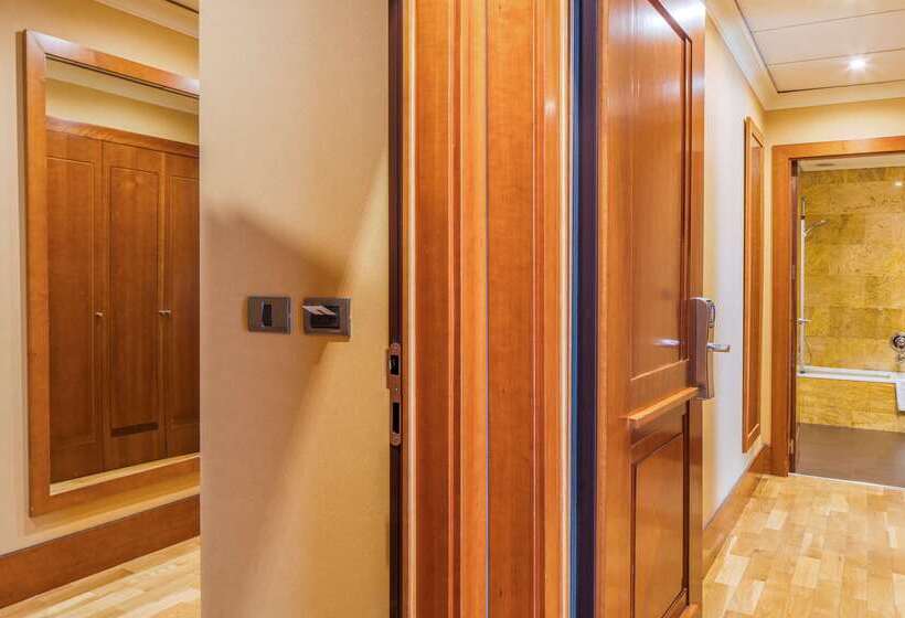 هتل NH Collection Vigo