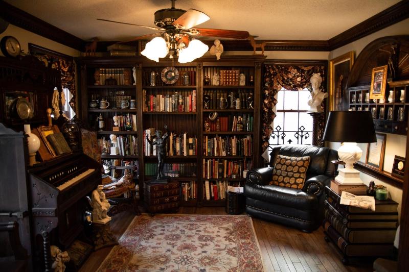 هتل Williamsburg Sampler B & B