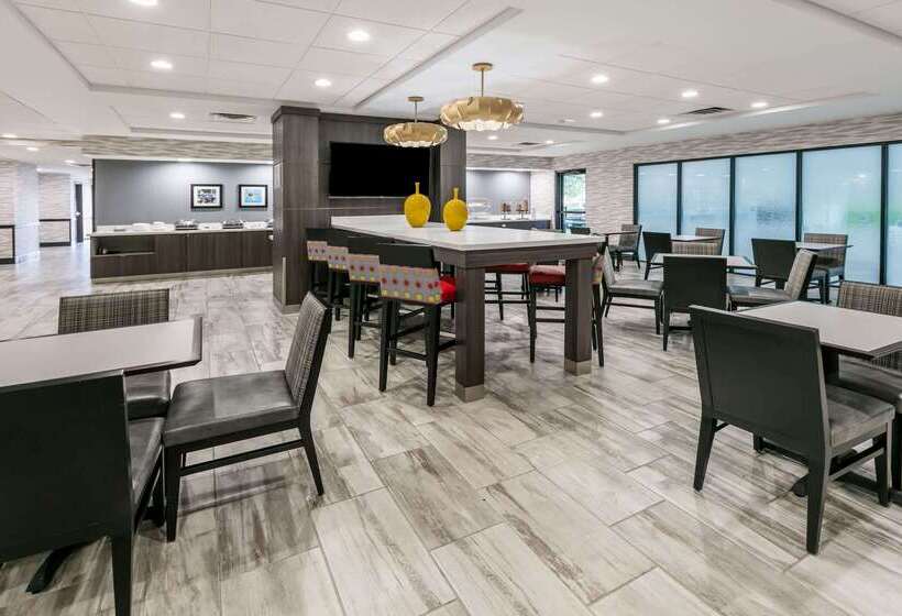 هتل Wingate By Wyndham Dallas Love Field
