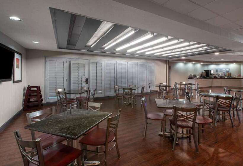 هتل Wingate By Wyndham Oklahoma City Airport