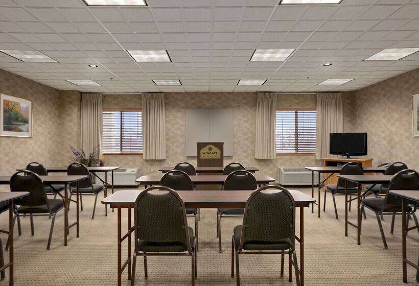 هتل Wingate By Wyndham Pueblo