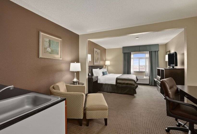 هتل Wingate By Wyndham Pueblo