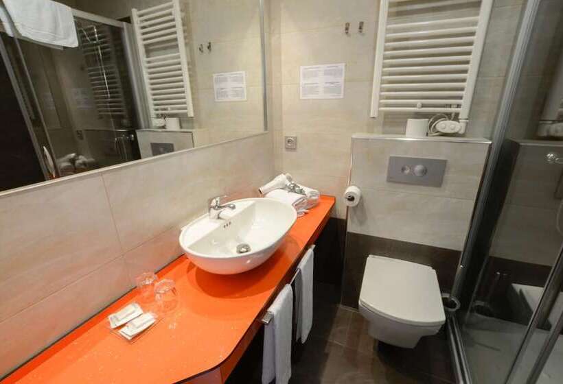 هتل Pension Kursaal