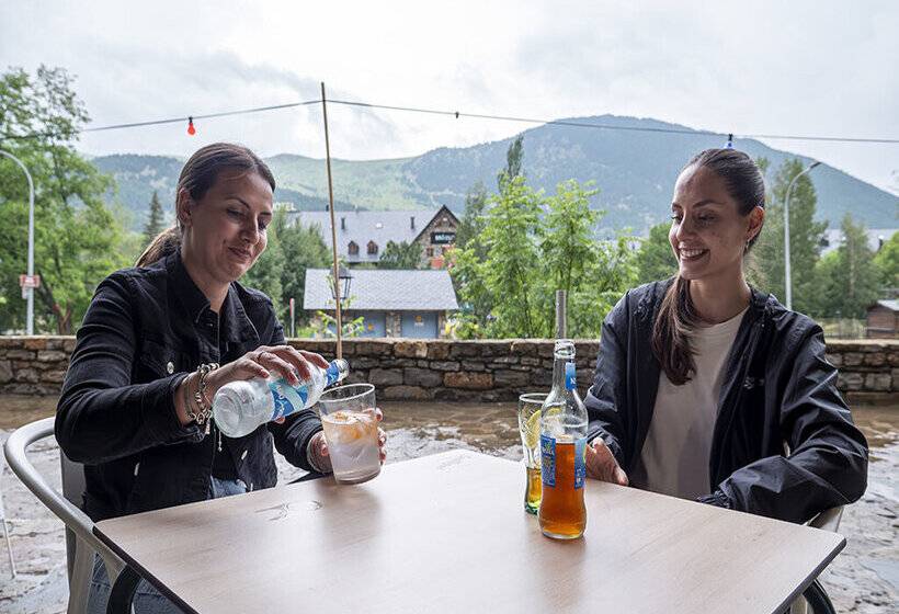 هتل Romànic