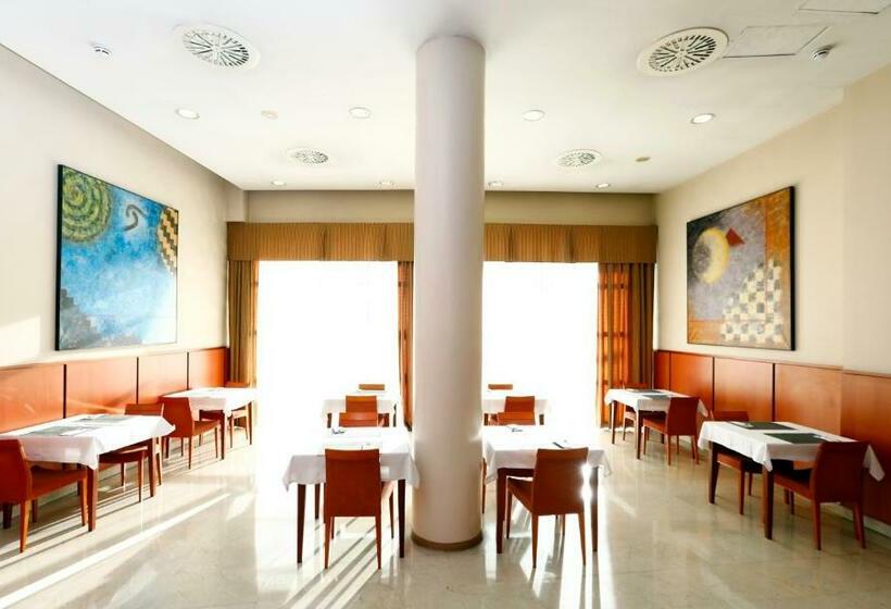 هتل Travelodge Madrid Coslada Airport