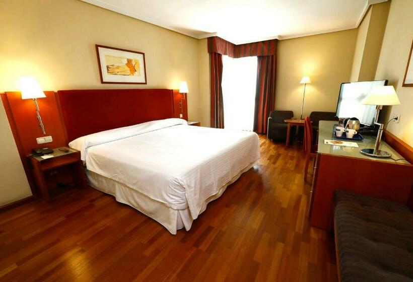 هتل Travelodge Madrid Coslada Airport