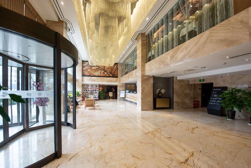 هتل Ramada By Wyndham Encore Kaili West
