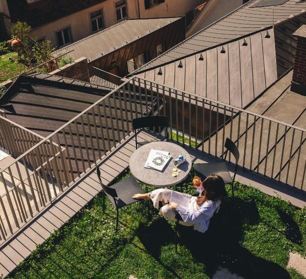 Kai 36   Hotel Zwischen Fels Und Fluss